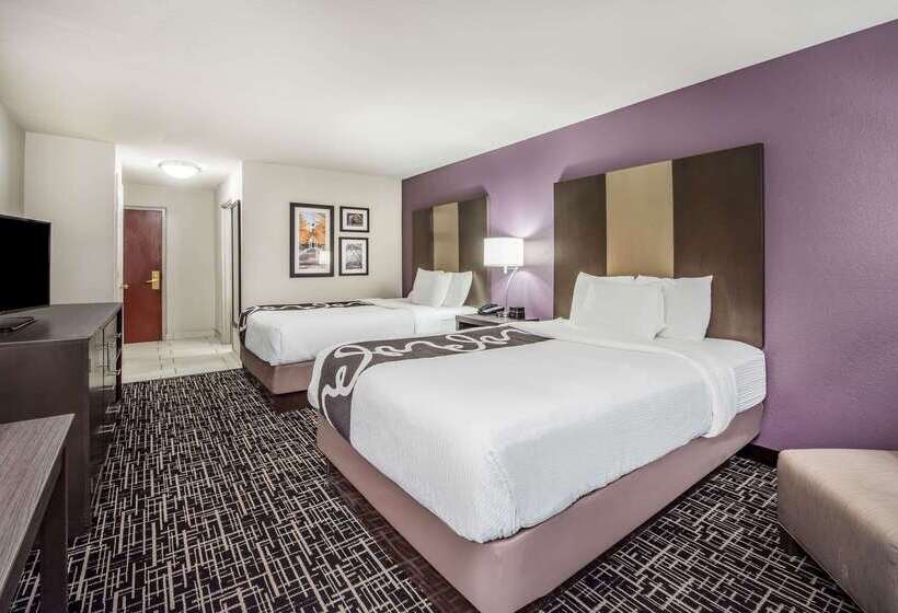 בית מלון כפרי La Quinta Inn & Suites By Wyndham Fairborn Wright Patterson