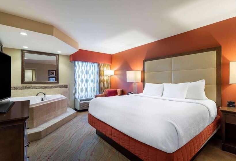 هتل La Quinta By Wyndham Pigeon Forge