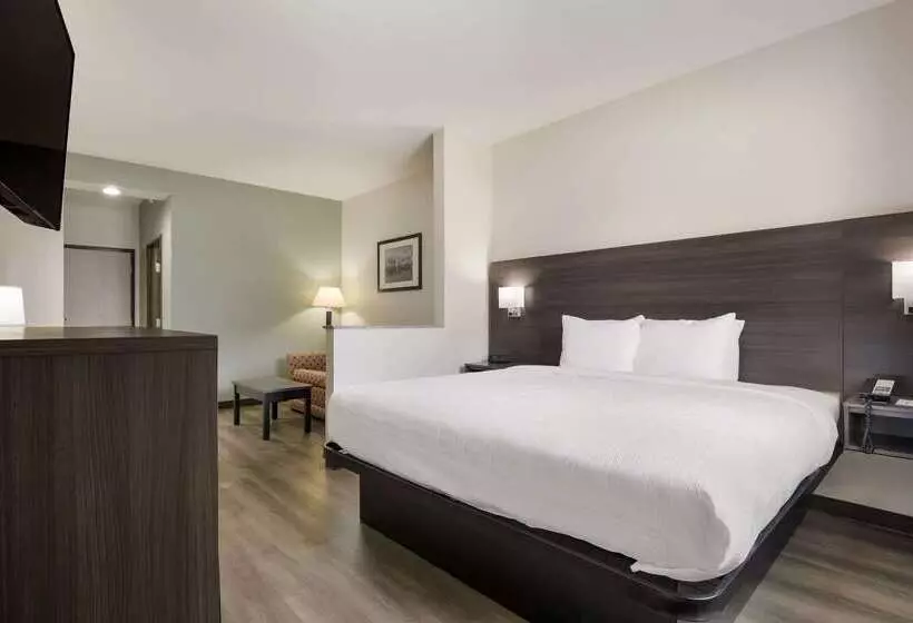 Otel Quality Suites I44