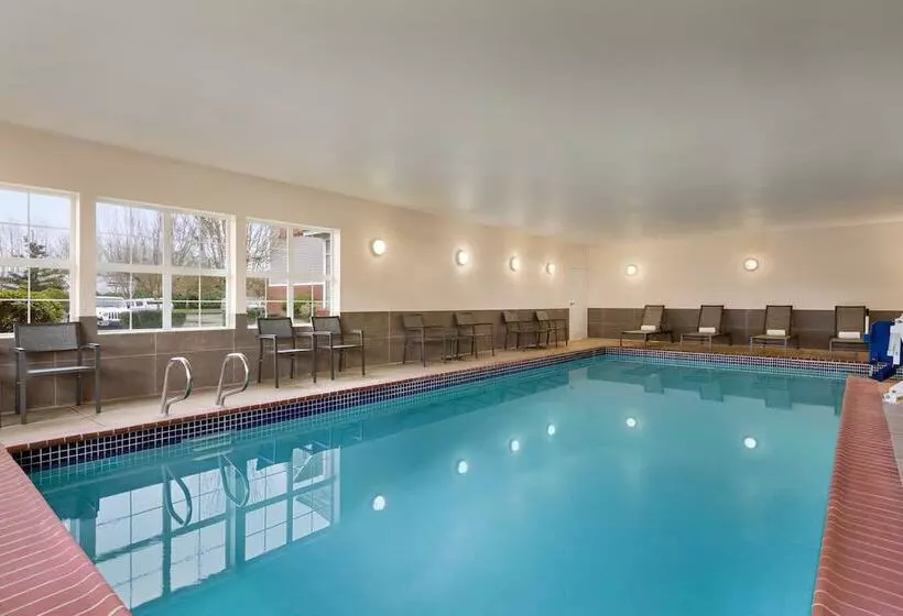 هتل Residence Inn Salem