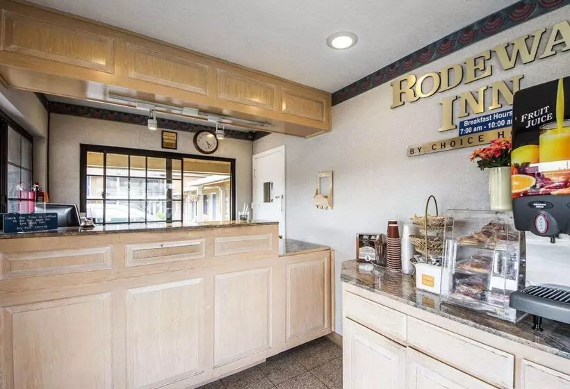 ホテル Rodeway Inn Monterey Near Fairgrounds