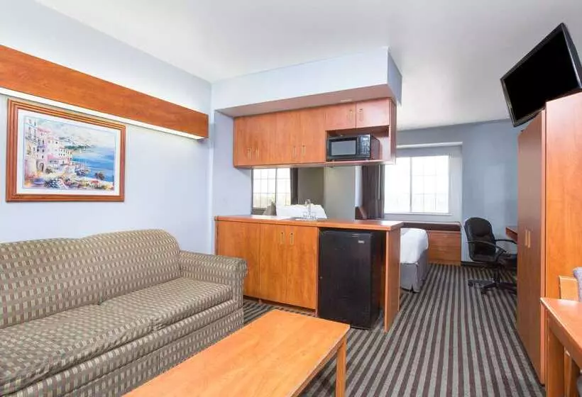 Microtel Inn & Suites By Wyndham Garland/dallas