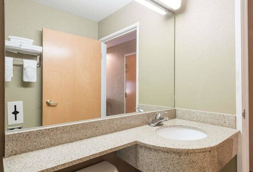 Microtel Inn & Suites By Wyndham West Chester