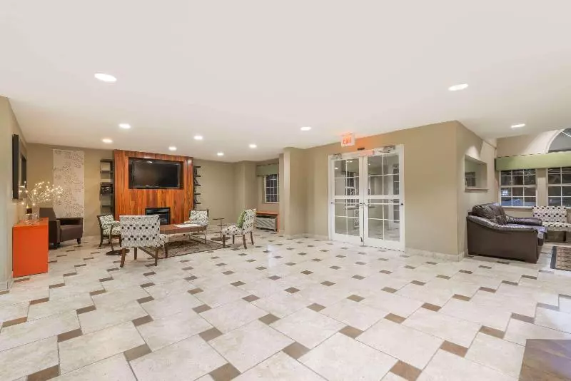 Microtel Inn & Suites By Wyndham West Chester