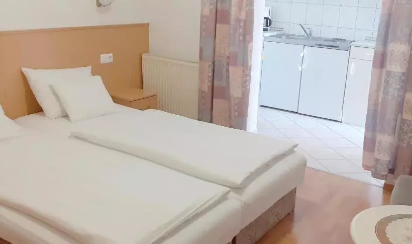 Aamiaismajoitus (B&B) éva Panzió