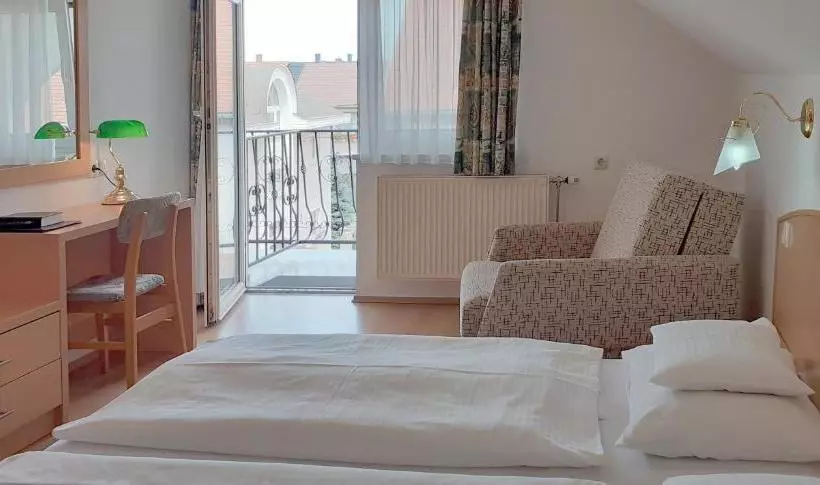 Aamiaismajoitus (B&B) éva Panzió