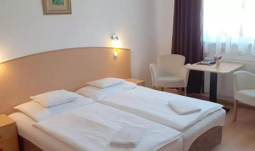 Aamiaismajoitus (B&B) éva Panzió