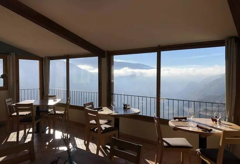 ホテル Auberge Lo Robur