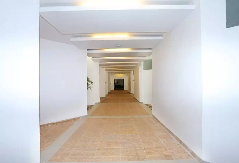 Hotelli Capital O 29855 Island Inn