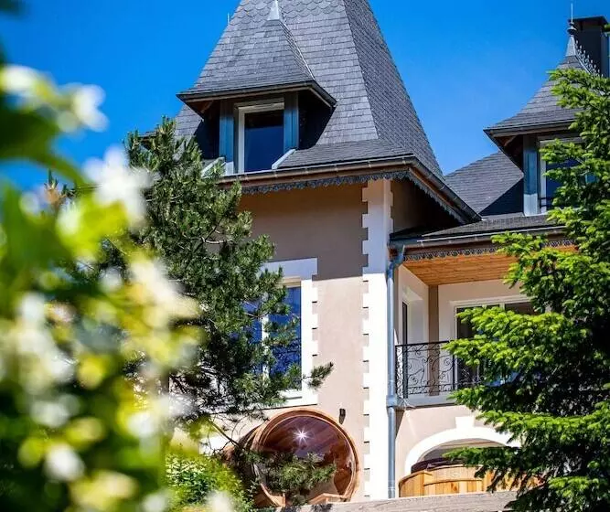 Hotelli Hôtel L Incomparable By Les Etincelles