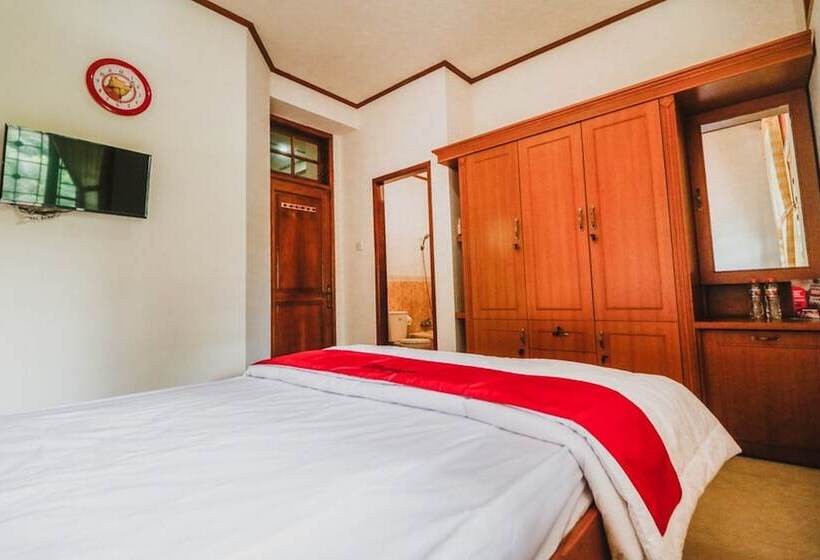 Hotel Reddoorz Syariah Near Gelora Delta Sidoarjo