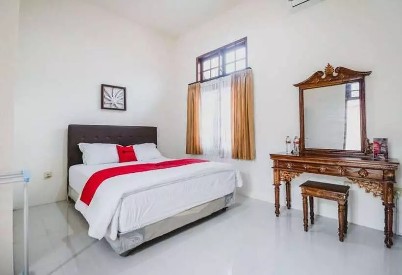 ホテル Reddoorz Syariah Near Gelora Delta Sidoarjo