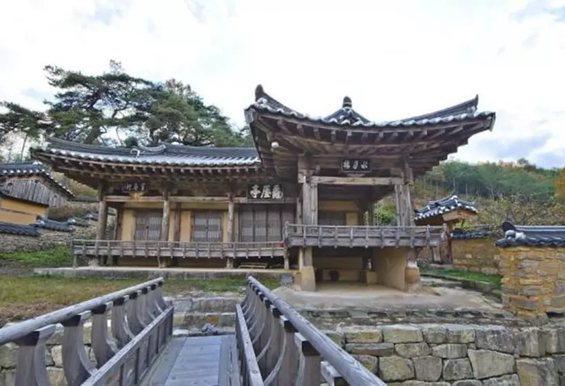 Majatalo Gwiae Traditional House