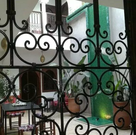 Riad Achwaq