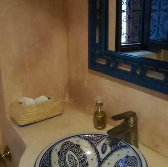 Riad Achwaq