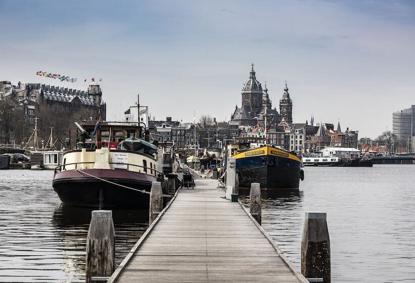 The Cabin Haarlem   Hostel