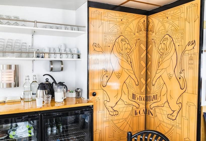 The Cabin Haarlem   Hostel