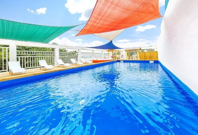 Yeongheungdo Tour Pension