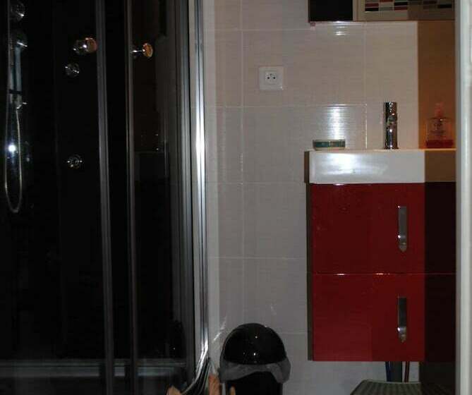 住宿加早餐  La Poussardiere Chambres D Hotes