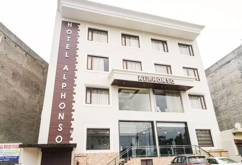 Capital O 44117 Hotel Alphonso