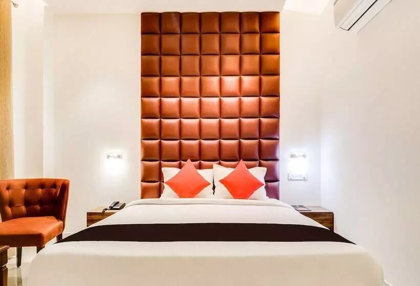 Capital O 44117 Hotel Alphonso