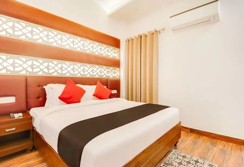 Capital O 44117 Hotel Alphonso