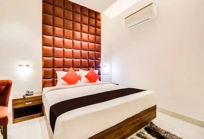 Capital O 44117 Hotel Alphonso
