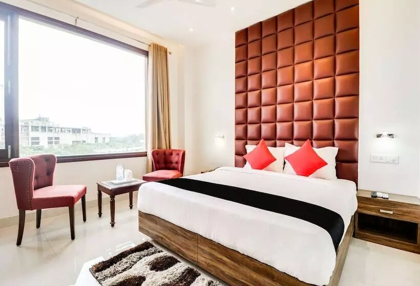 Capital O 44117 Hotel Alphonso