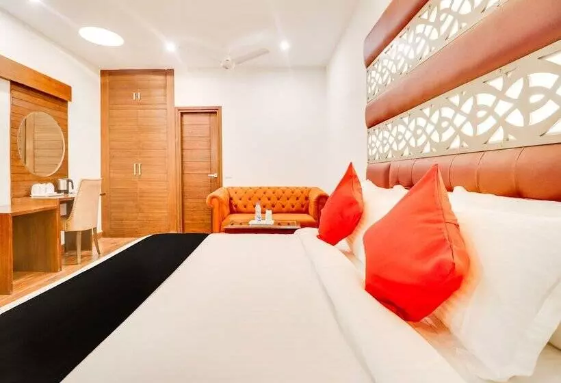 Capital O 44117 Hotel Alphonso