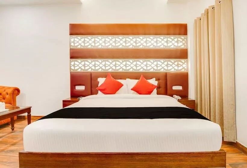 Capital O 44117 Hotel Alphonso