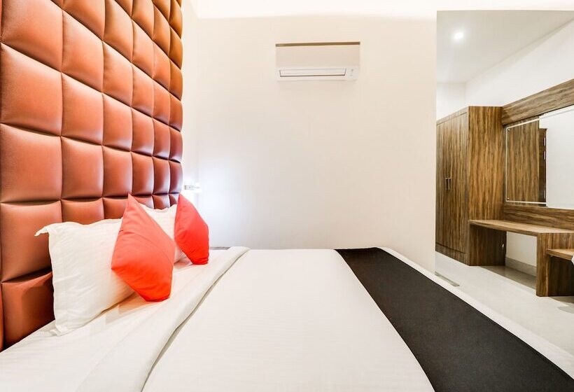 Capital O 44117 Hotel Alphonso