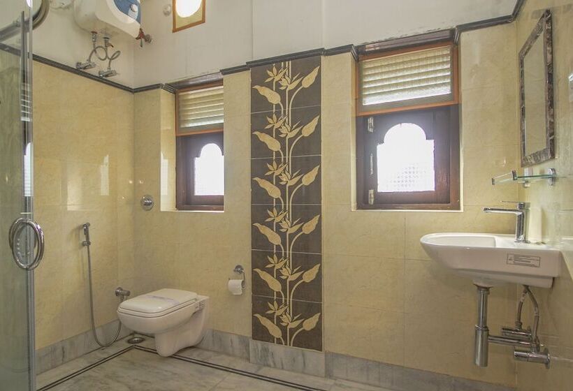 Hotel Debdutta By Oyo Rooms