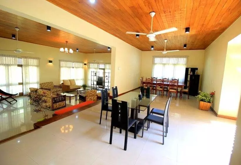 ホテル Lake Garden Villa   Kelaniya