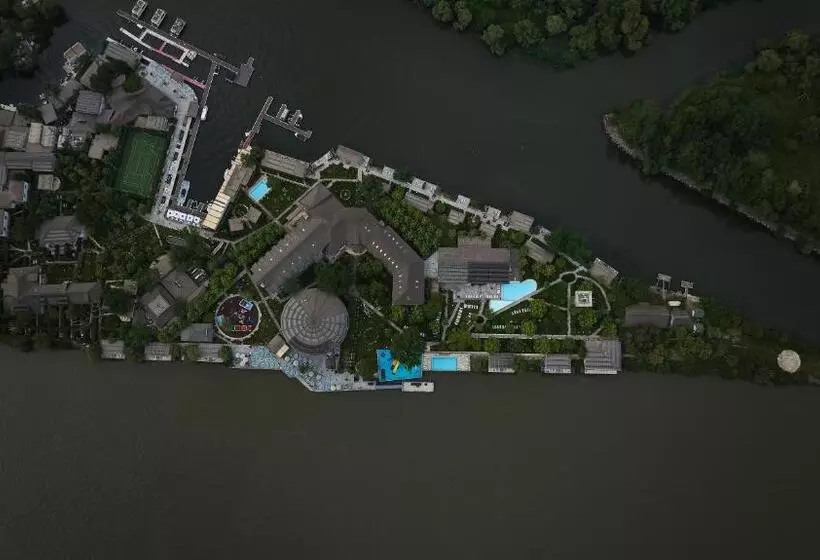 リゾートホテル Lebada Luxury & Spa