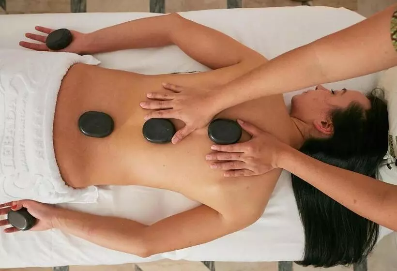 リゾートホテル Lebada Luxury & Spa