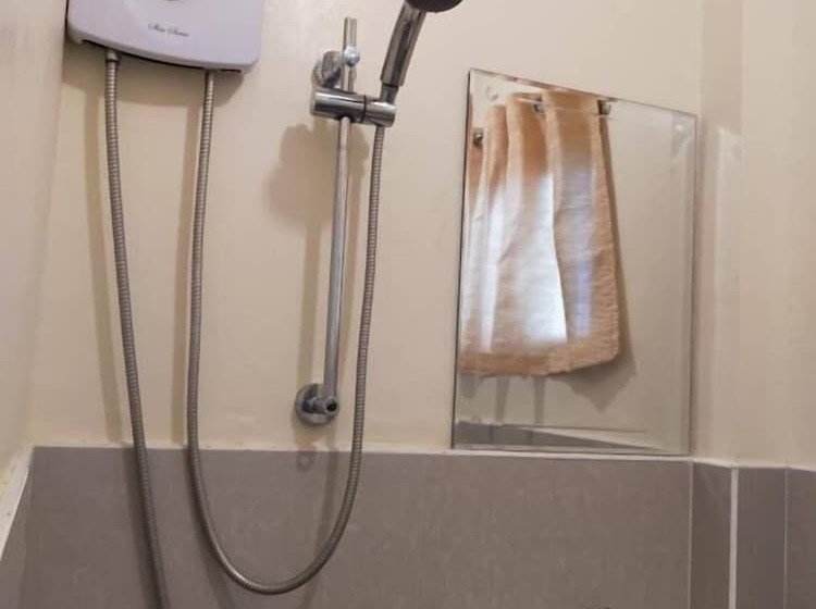 Отель Marjhun's Apartelle