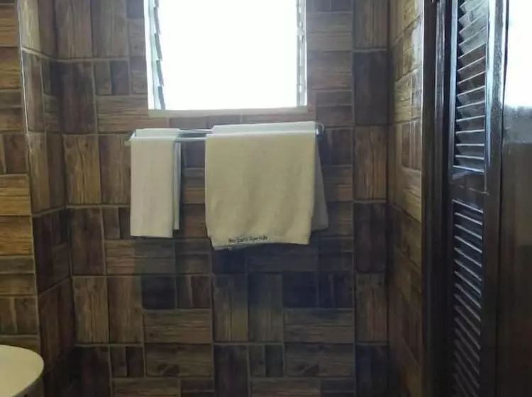 هتل Marjhun's Apartelle