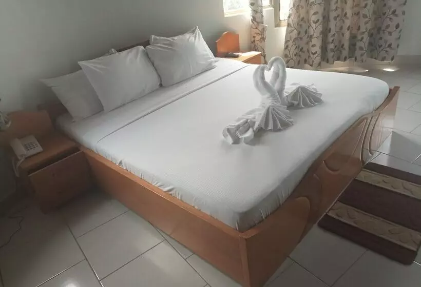 Hotelli Odjidja Royal Palace