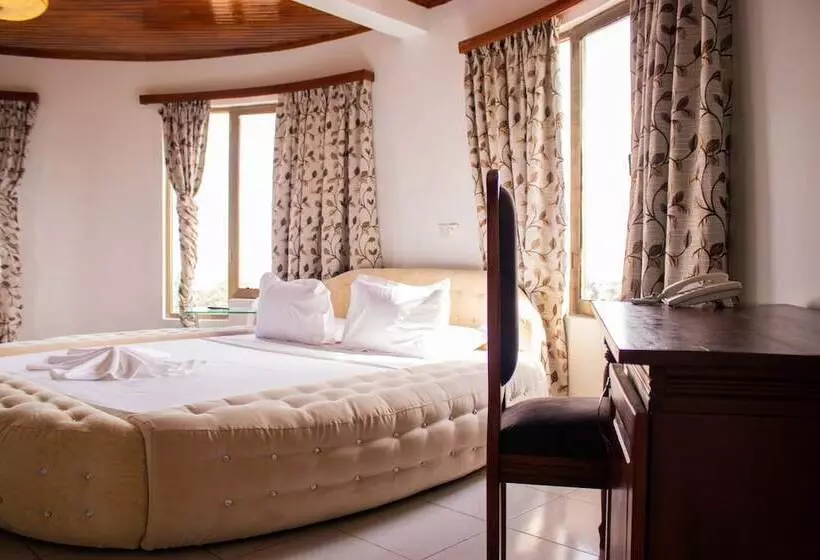 Hotelli Odjidja Royal Palace