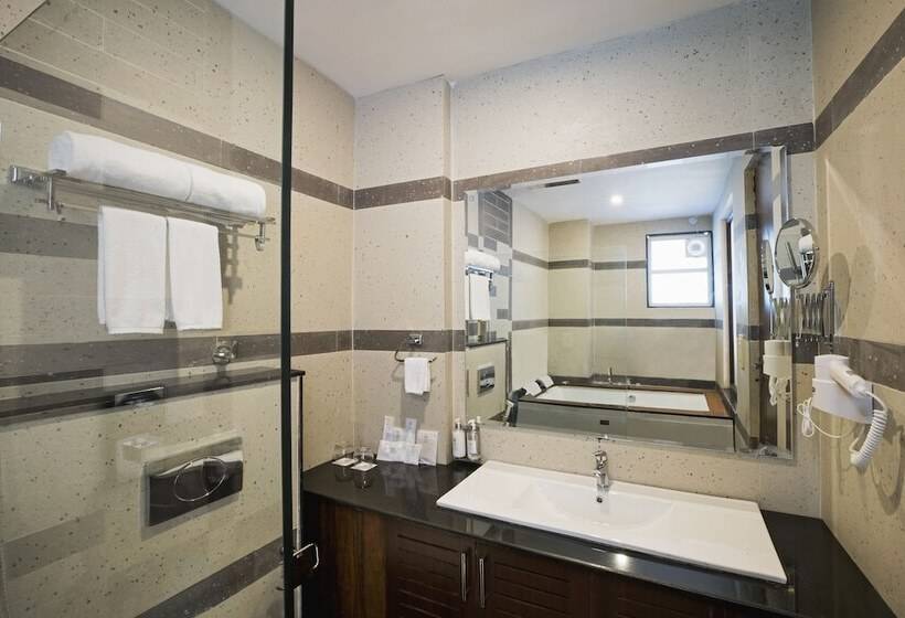 Hotel Regenta Inn On The Ganges Rishikesh