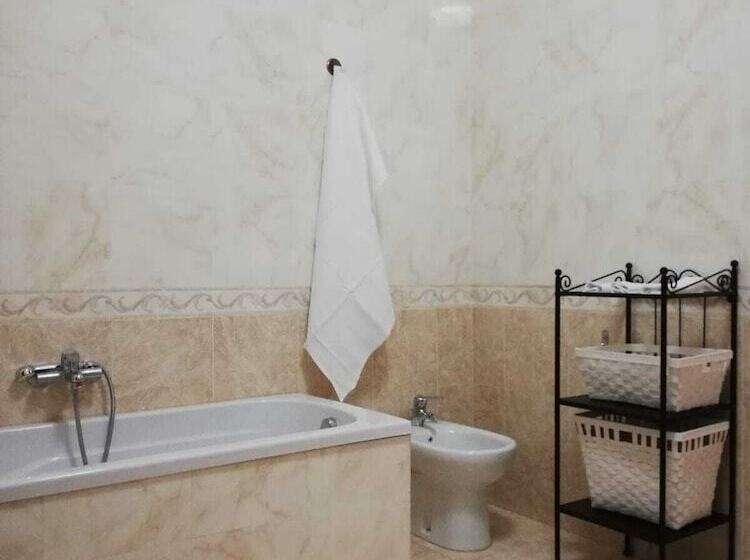 בית מלון כפרי Agriturismo Fontana Madonna