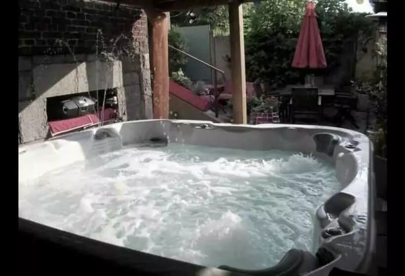 ペンション L'écrin Du Val De Sambre