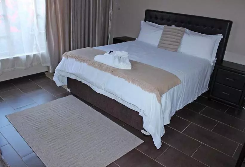 Majatalo Mmakosha Lodge