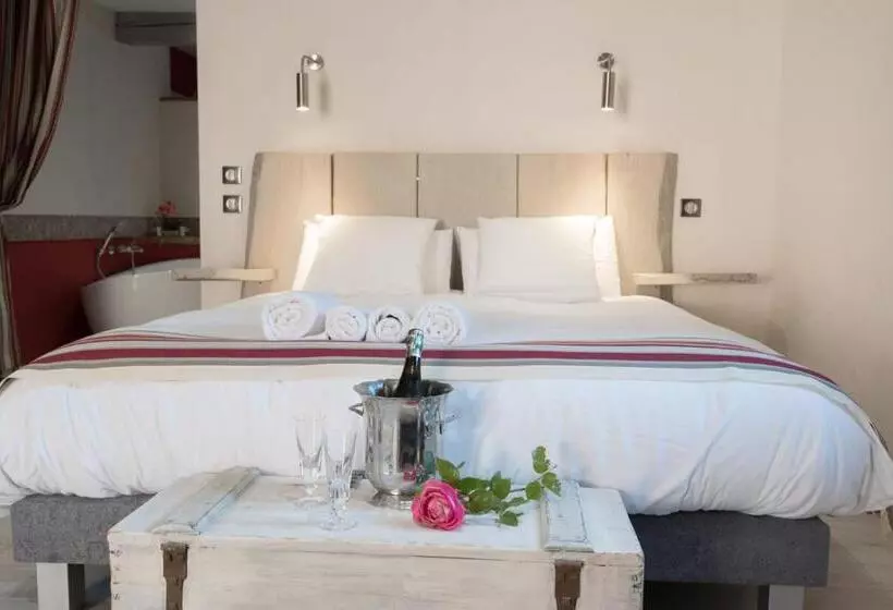 Le Mas Des Colombes Chambres D Hôtes B&b & Spa