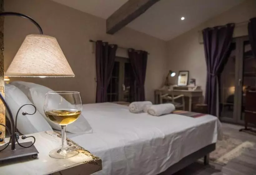 Le Mas Des Colombes Chambres D Hôtes B&b & Spa