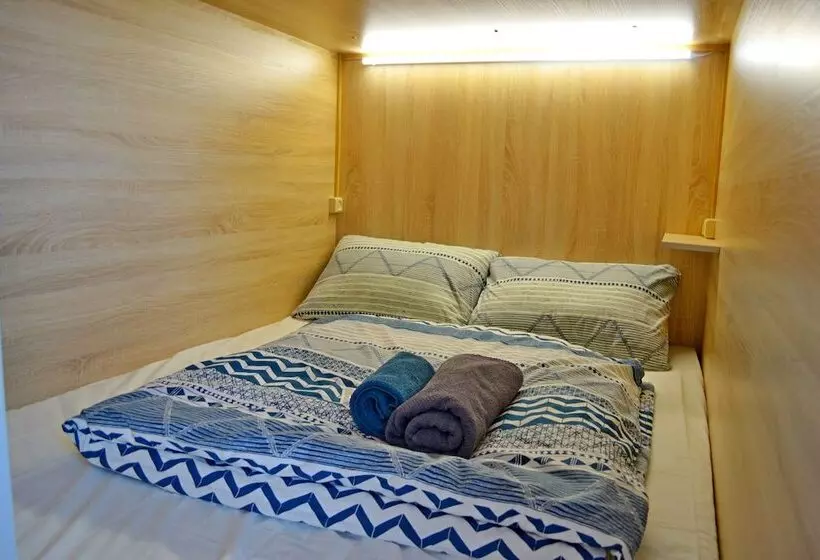 Capsule Hotel Tolmachevo
