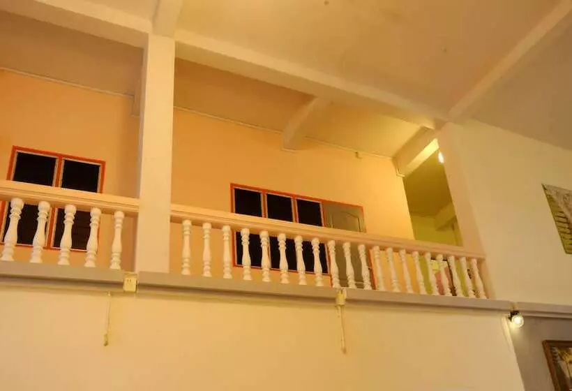 Hotelli I Na Seaview