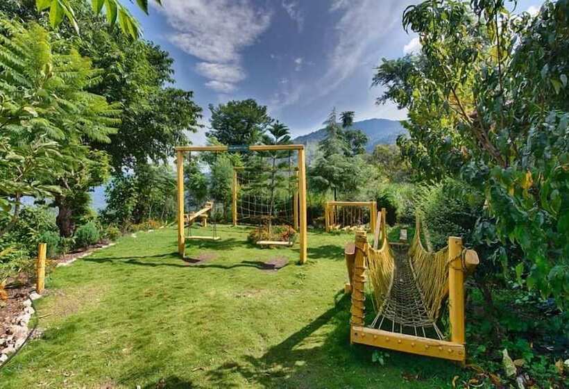 בית מלון כפרי Sherpa Eco Resort