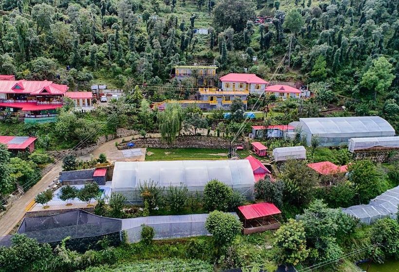 בית מלון כפרי Sherpa Eco Resort