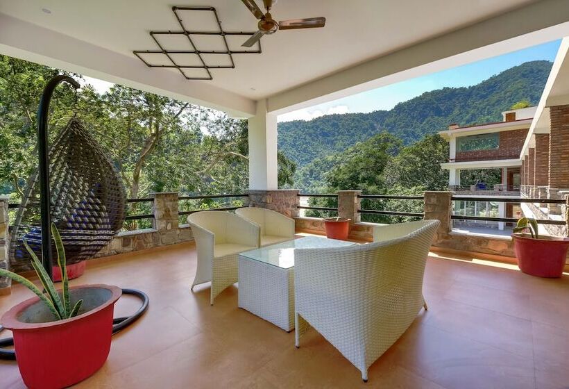 Отель Summit By The Ganges Beach Resort & Spa